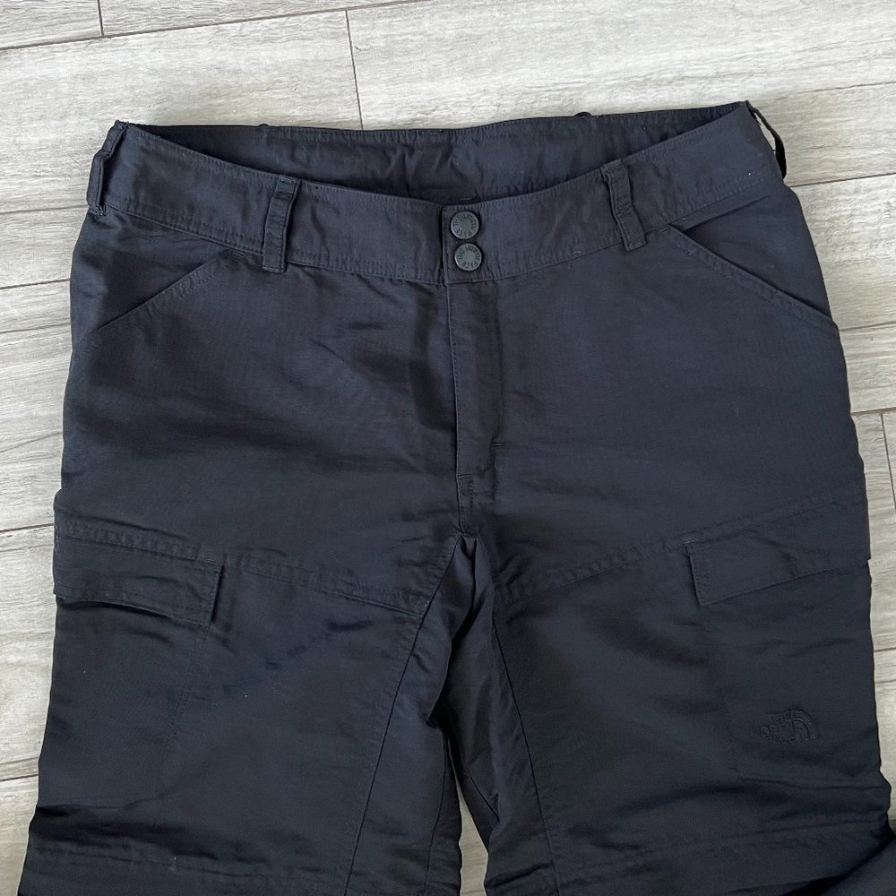 The North Face Court Zip Off Convertible pant/shorts